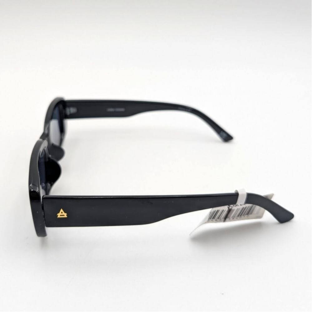 Aire Ceres Unisex Rectangle Sunglasses Black Frame with Smoke Mono Lens Size M - Picture 2 of 7